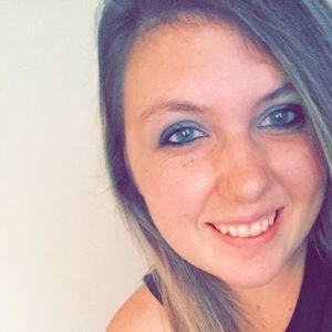 Meet your Posher, Rebekah